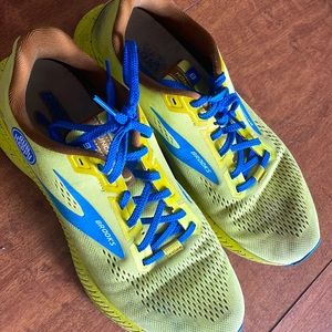 Brooks Women’s Launch 8 Size 10.5 Run Happy Banana Edition